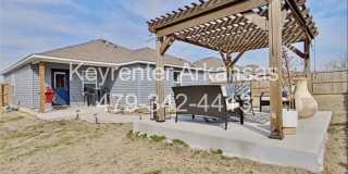 Stylish 3 Bed / 2 Bath with Open Layout & Backyard Retreat Gallery 21