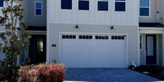 Riverfront View 3BR/2.5BA Luxury Townhome Gallery 1