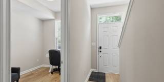 Stylish 3bd 3.5bath townhome for rent in the highly desirable Vermillion Gallery 8
