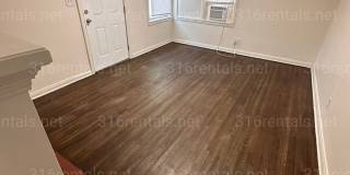 $525 - 1 bed 1 bath - Duplex Gallery 3