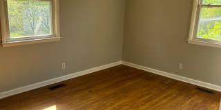 A quaint three bedroom one bath single family house in Lakewood Manor Subdivision Gallery 12