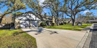 Beautiful home available in Castle Hills! Gallery 4