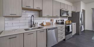 Azola South Tampa - Apartment & Townhome Gallery 2