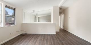 Spacious & Central: 1,900 Sq. Ft. Bremerton Home with Large Workshop Gallery 10