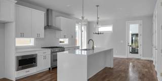 Stunning 4 Bedroom in Nashville Gallery 7