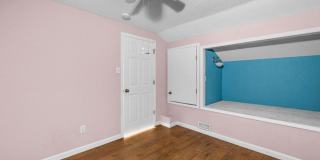 Townhouse for Rent – 2 Bed / 1 Bath Gallery 15