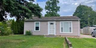 Cozy 2BD/1BA house in Wolverine Lake with hardwood floors Gallery 1