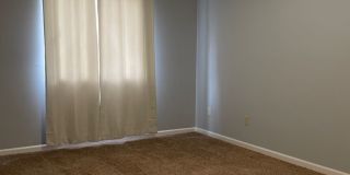 2 bed, 2 bath South Columbia Gallery 9