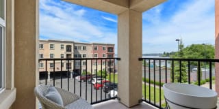 VILLAGGIO ON YARROW BAY Gallery 6