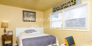 Beautiful Home Near the University! Gallery 11