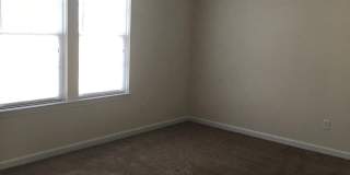 1610 North Ridge Avenue Gallery 1