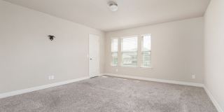 660 Community Dr Gallery 13