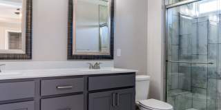 Lovely home for rent in established neigborhood Gallery 1