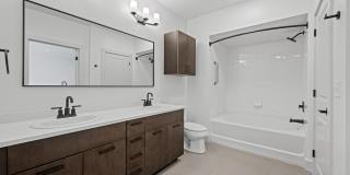 The Landing at Vinnin Square Gallery 18