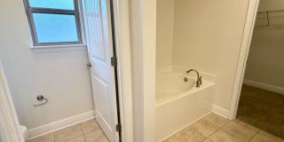 Spacious 4-Bedroom Home - Great Location Gallery 11