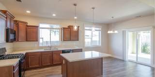 Newer Home for Rent in North Redding CA | $500 Off, Solar, Garage, Near I-5 Gallery 7