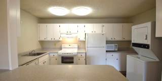 SHORT TERM RENTAL FOR SPRING 2026! 3 Bedroom, 2 Bathroom Penthouse Condo Gallery 27