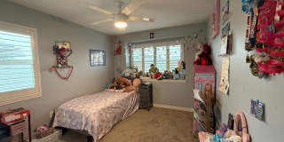 3 Bedroom 2.5 bath Single Family home with extra loft area 2 car garage and extra parking stall with PV! Gallery 15
