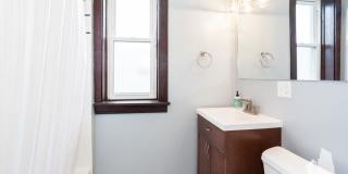 1429 W Superior Gallery 6