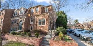 4 Bedroom, 3.5 Bath Furnished Townhouse Available Gallery 1
