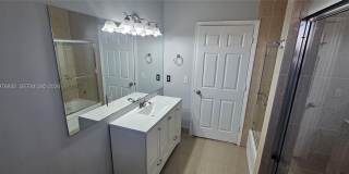 3389 NE 4th St Gallery 36