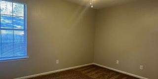 MOVE IN SPECIAL: $500 OFF 1ST MONTH'S RENT!** Gallery 9