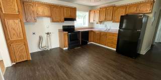 Spacious 3bed/1bath Gallery 4