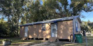 Cute one-bedroom, one-bathroom house Gallery 1