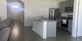 Gorgeous 3-Bedroom, 2-Bathroom Townhouse in Bradenton Gallery 11