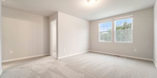 586 Orchard Avenue Gallery 14