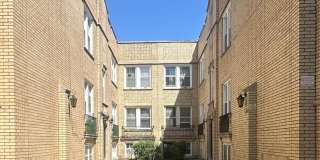 5815 Saint Louis Gallery 1
