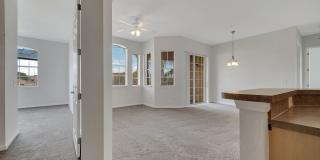 Beautiful 3/2 Condo in Davenport! Water and basic internet included! Gallery 15