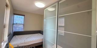 Stylish 2 Bedroom with Spa Bath, Hardwood Floors and Parking Gallery 17