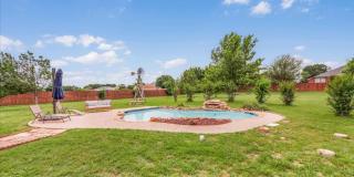 Luxury Lease on 1+ Acre with Saltwater Pool & Workshop in Ponder ISD! Gallery 26