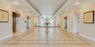 Elegance and Beachfront Condo Living Gallery 32