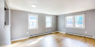 Lovely 3 Bedroom 1 Bathroom - 1st Floor with/ Washer and Dryer Gallery 109