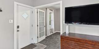 Charming 2-Bedroom with Fenced Backyard & Detached Garage in Champaign (sublease through 3/06/27 Gallery 1
