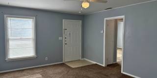 Conveniently located 2 Bed 1 Bath in Faith Village! Gallery 4