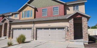 3 Bedroom, 2.5 bathroom Saratoga Springs Home Gallery 1