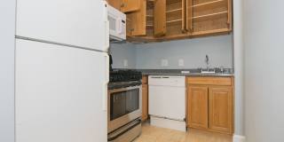 Bright and beautifully renovated 4-bed/1.5 bath in Allston! Gallery 14