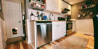 Gorgeous 2-Bed Townhome in Pennsport! Available NOW! Gallery 7