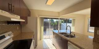 11938 SW 122nd Ct Gallery 10