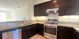 2 bed, 2.5 bath located in Corona, CA! Gallery 16
