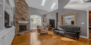 2185 Roswell Drive Gallery 4