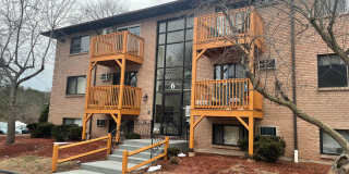 Quiet Corner Apartment in the Heart of Salem Gallery 1