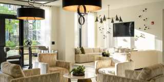 The Tomlin Gallery 16