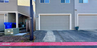 Modern 3 Bed/2.5 Bath with Double Car Garage Townhome in Sandy, OR! Gallery 4