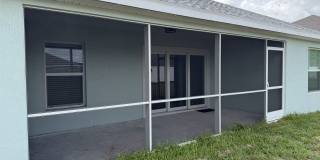 Gorgeous 3-4 bedroom Home off Becker Gallery 10