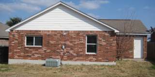 NICE 3 BR HOME W/ COUNTRY KITCHEN*CERAMIC TILE IN KITCHEN/BREAKFAST AREA, ENTRY & BATHROOMS*STOVE & DISHWASHER INCLUDED***REFRIGERATOR REMOVED*REFRIGERATOR NOT INCLUDED***BIG BACK YARD*OVERSIZED PARKING PAD*EASY ACCESS TO RANDOLPH AFB, FT. SAM, & SHOPPING Gallery 11