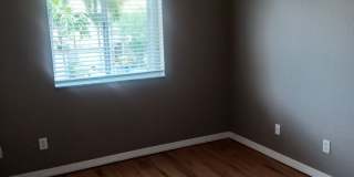 Townhouse with Amenities Galore: 3 BR / 2.5 Bath In The Colonnade Community Gallery 13
